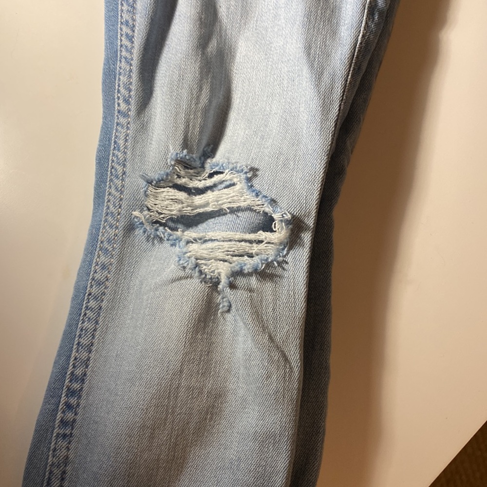 holister ripped skinny jeans - Picture 2 of 3